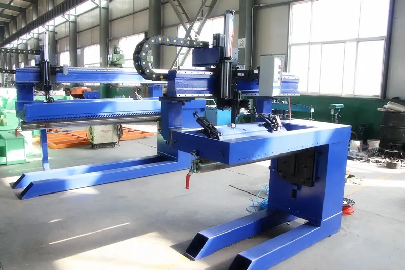 薄壁筒体纵缝自动焊机